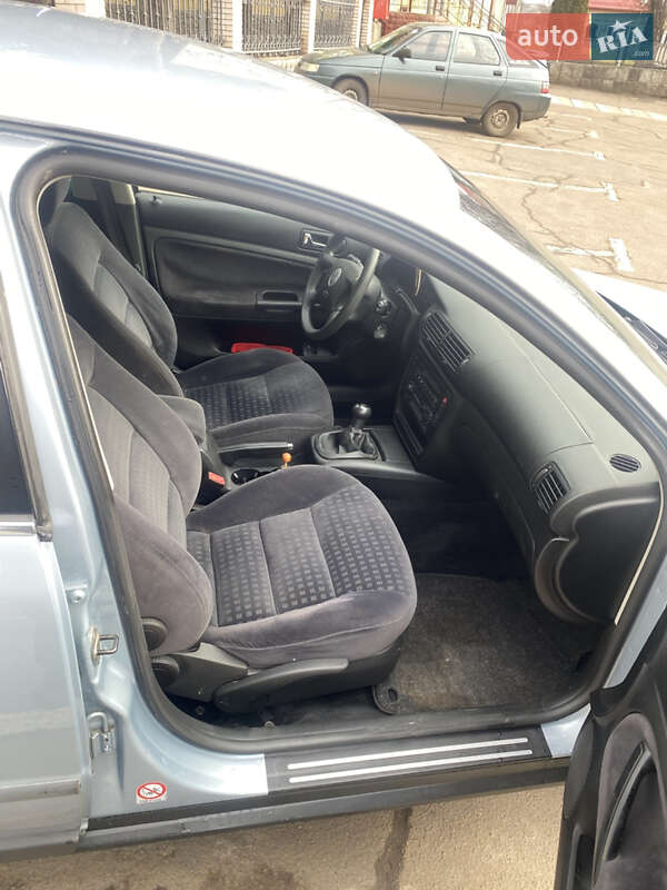 Седан Volkswagen Passat 2003 в Балте