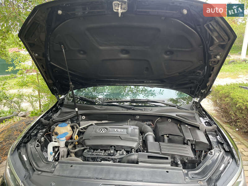 Седан Volkswagen Passat 2017 в Харкові