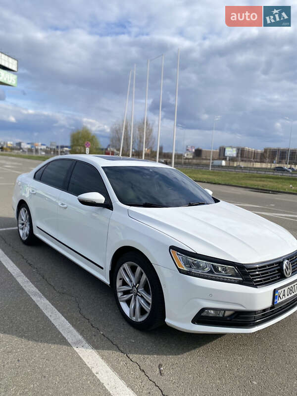 Седан Volkswagen Passat 2017 в Києві