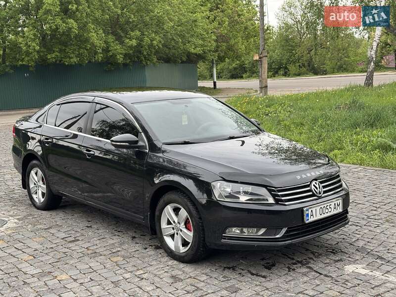 Седан Volkswagen Passat 2012 в Житомирі
