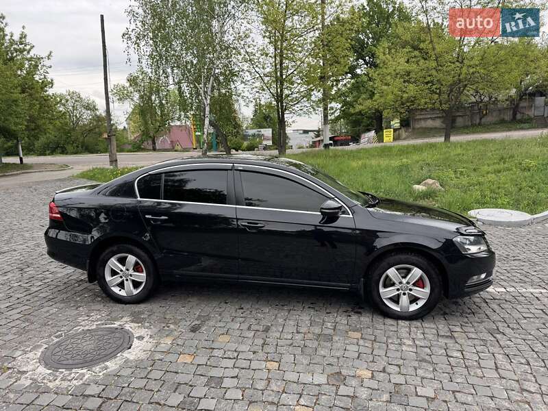 Седан Volkswagen Passat 2012 в Житомирі