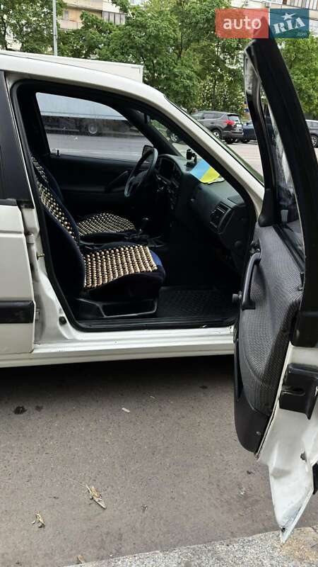 Универсал Volkswagen Passat 1992 в Киеве