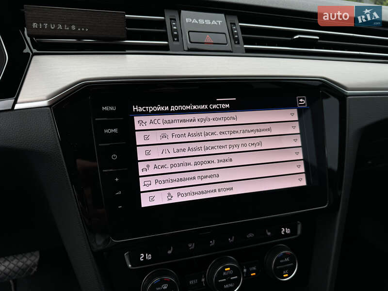 Седан Volkswagen Passat 2019 в Ужгороді