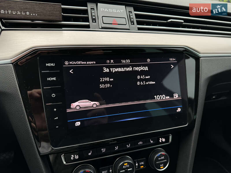 Седан Volkswagen Passat 2019 в Ужгороді