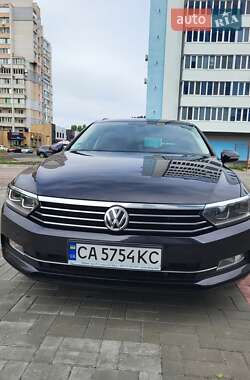 Універсал Volkswagen Passat 2015 в 