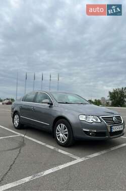 Седан Volkswagen Passat 2007 в Киеве