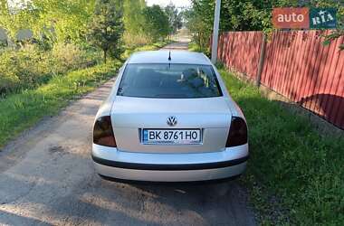 Седан Volkswagen Passat 2004 в 