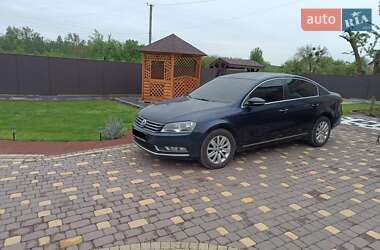 Седан Volkswagen Passat 2012 в Львове