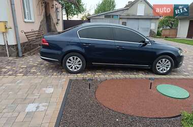 Седан Volkswagen Passat 2012 в Львові