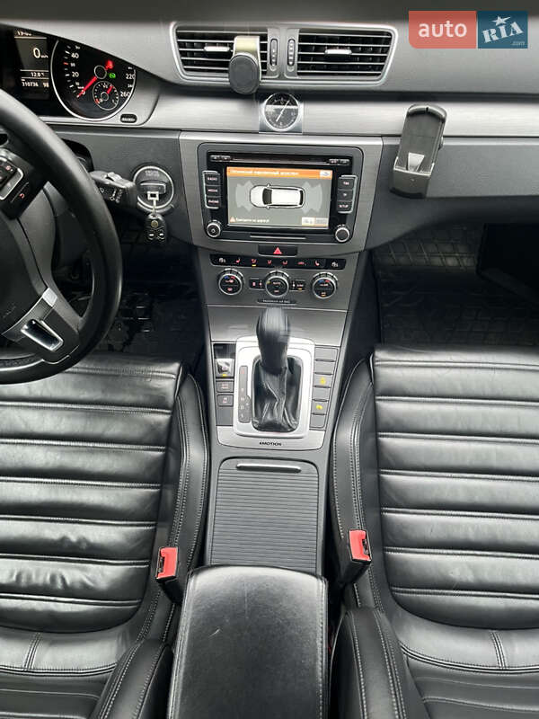 Універсал Volkswagen Passat 2013 в Києві