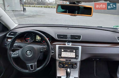 Універсал Volkswagen Passat 2011 в 