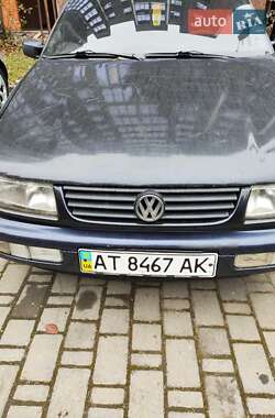 Седан Volkswagen Passat 1994 в Івано-Франківську