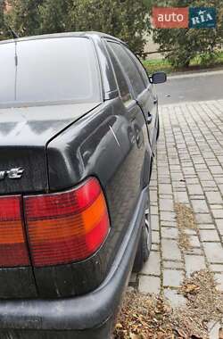 Седан Volkswagen Passat 1994 в 