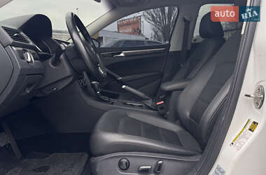 Седан Volkswagen Passat 2018 в 