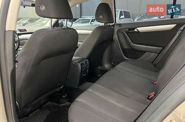 Седан Volkswagen Passat 2013 в 