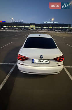 Седан Volkswagen Passat 2017 в 