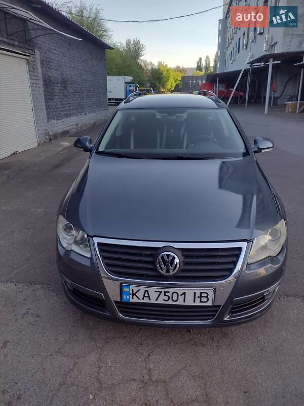 Універсал Volkswagen Passat 2009 в 
