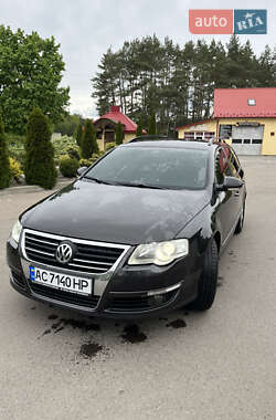 Універсал Volkswagen Passat 2005 в Маневичах