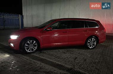 Універсал Volkswagen Passat 2021 в 