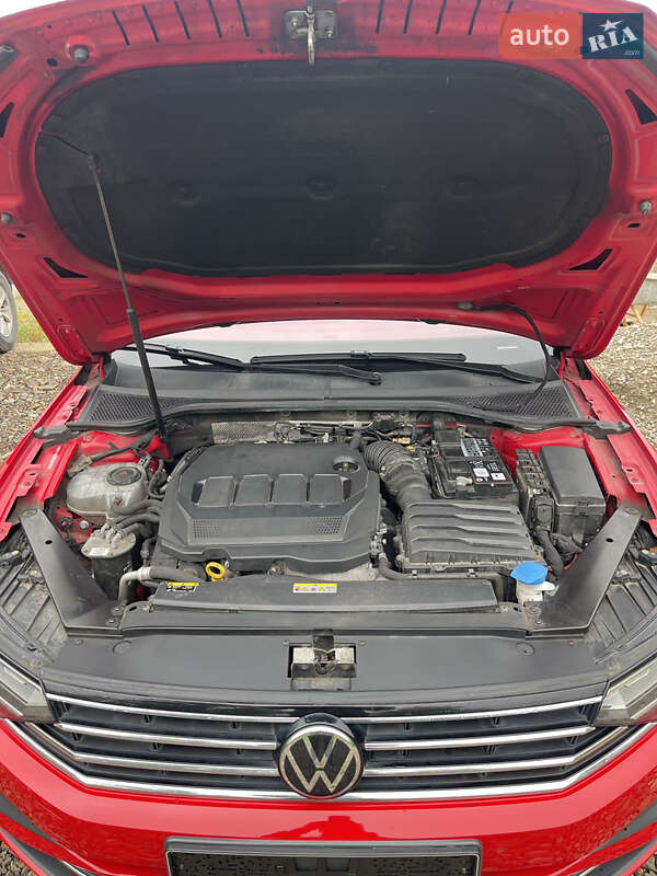 Универсал Volkswagen Passat 2021 в Виноградове фото 39 Универсал Volkswagen Passat 2021 в Виноградове