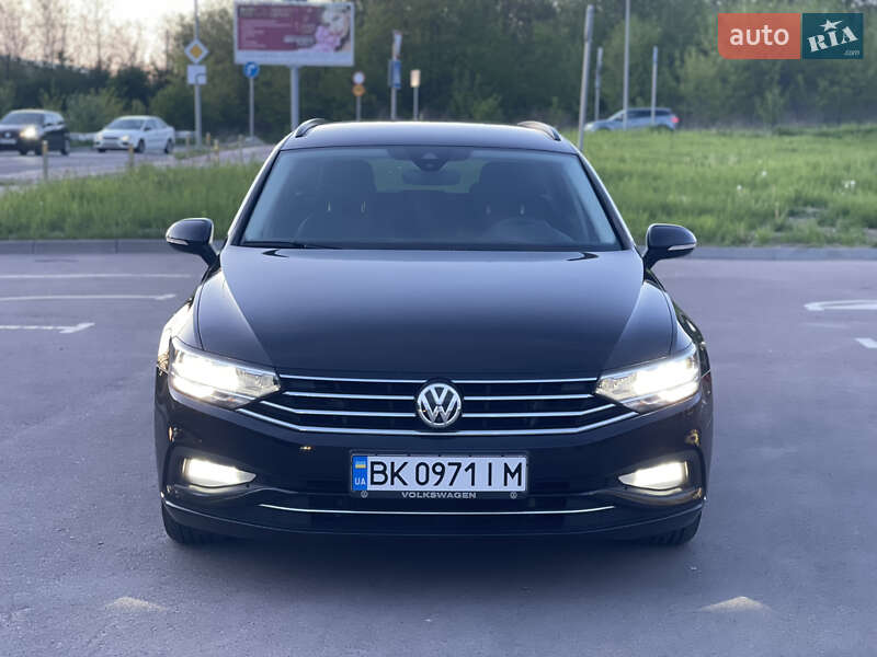 Універсал Volkswagen Passat 2019 в Рівному