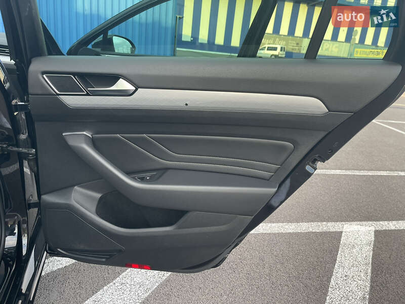 Універсал Volkswagen Passat 2019 в Рівному