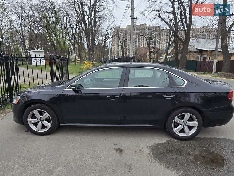 Седан Volkswagen Passat 2013 в Ирпене