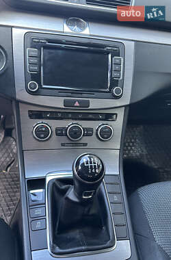 Універсал Volkswagen Passat 2013 в 