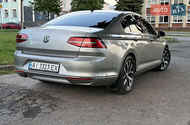 Седан Volkswagen Passat 2014 в 