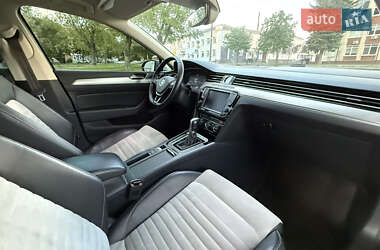 Седан Volkswagen Passat 2014 в 