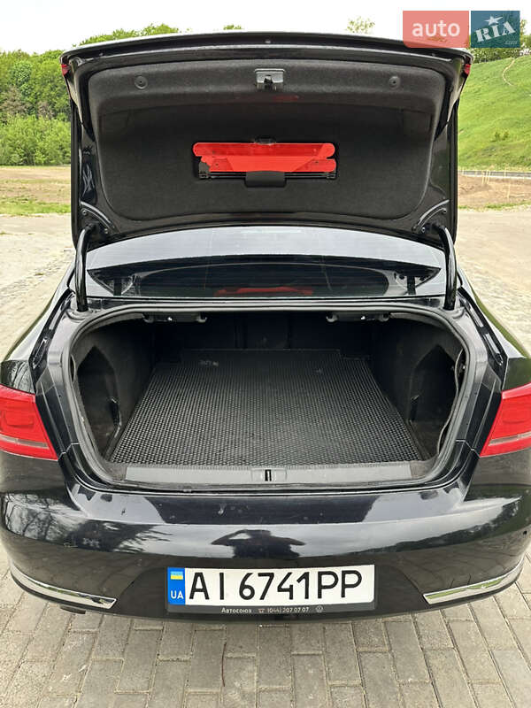 Седан Volkswagen Passat 2011 в Липовій Долині