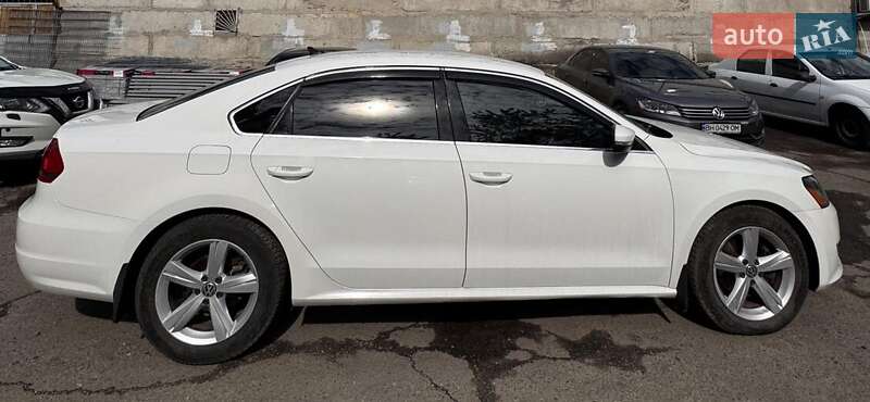 Седан Volkswagen Passat 2012 в Одессе