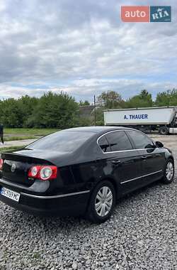 Седан Volkswagen Passat 2005 в Золочеве