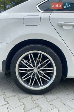 Седан Volkswagen Passat 2013 в 