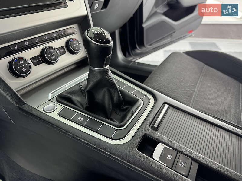 Універсал Volkswagen Passat 2015 в Трускавці