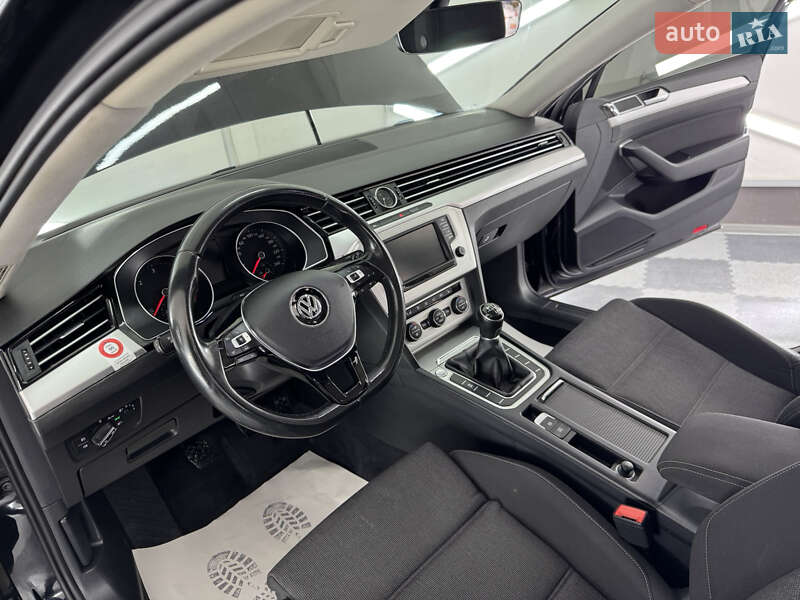 Універсал Volkswagen Passat 2015 в Трускавці