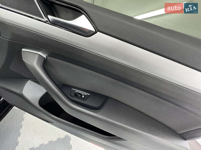 Універсал Volkswagen Passat 2015 в Трускавці