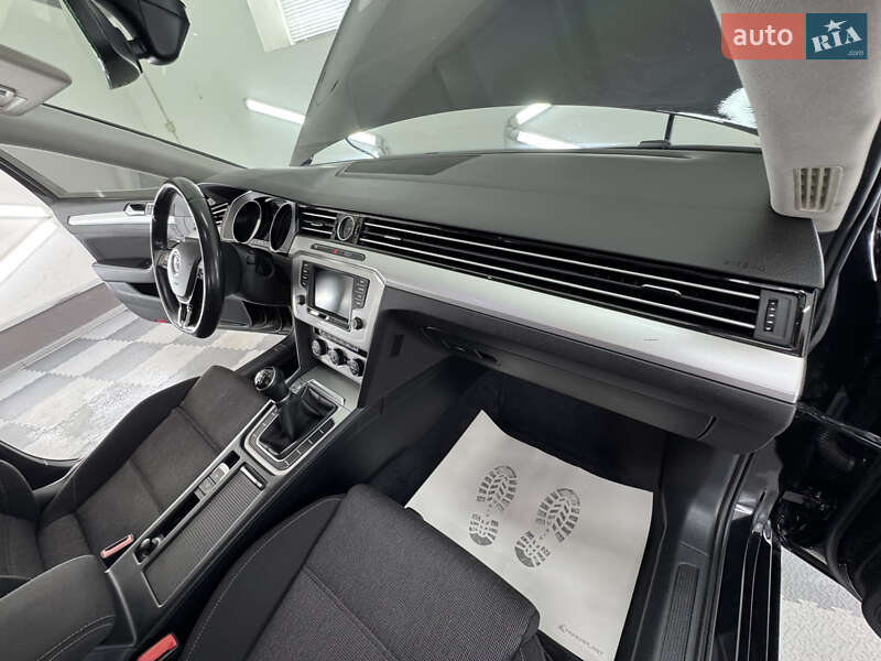 Універсал Volkswagen Passat 2015 в Трускавці