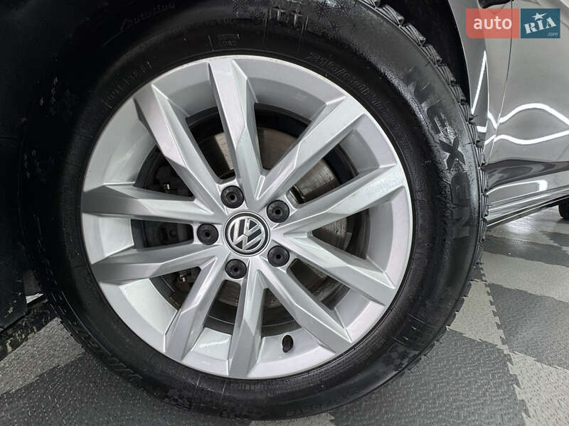 Універсал Volkswagen Passat 2015 в Трускавці