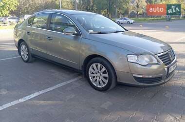 Седан Volkswagen Passat 2006 в 
