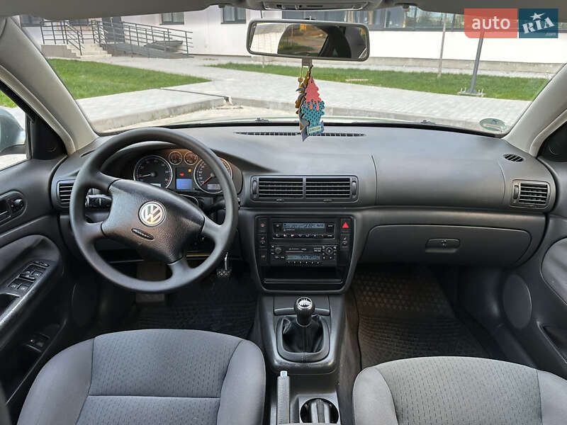 Седан Volkswagen Passat 2004 в Вінниці