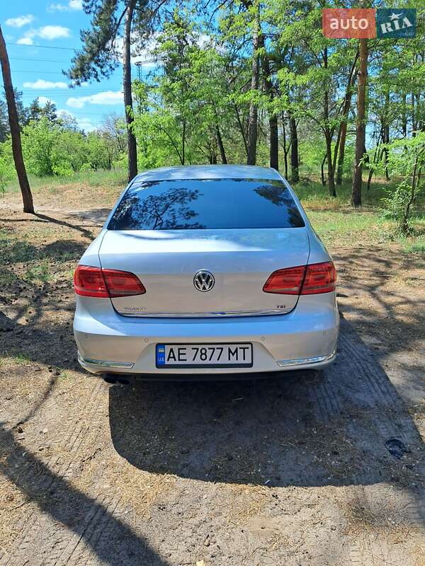 Седан Volkswagen Passat 2012 в Дніпрі