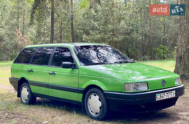 Універсал Volkswagen Passat 1990 в 