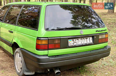 Універсал Volkswagen Passat 1990 в 