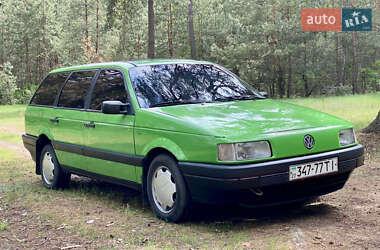 Універсал Volkswagen Passat 1990 в 