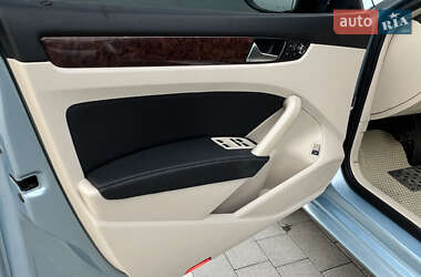 Седан Volkswagen Passat 2012 в 