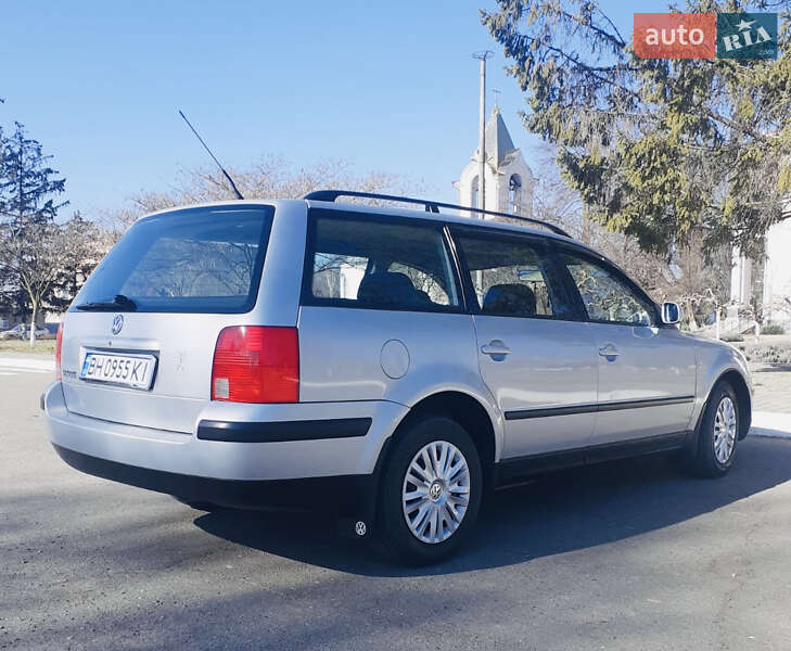 Универсал Volkswagen Passat 1999 в Рени