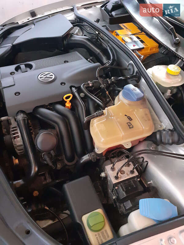 Универсал Volkswagen Passat 1999 в Рени