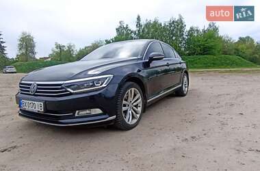 Седан Volkswagen Passat 2015 в Хмельницькому