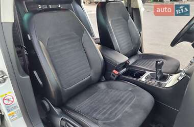 Універсал Volkswagen Passat 2012 в 